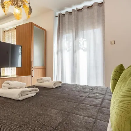 Apartamento 1 Bedroom Awesome In Sevilha